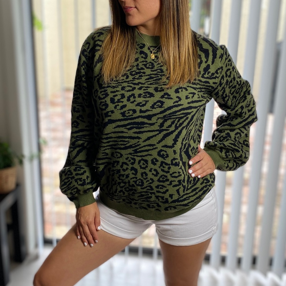 🌷Sugar Lips Mila Leopard Crew Sweater S-M